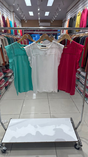 
                  
                    Blusa A438
                  
                