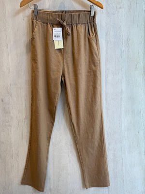 
                  
                    Pantalon de Lino ALE220
                  
                