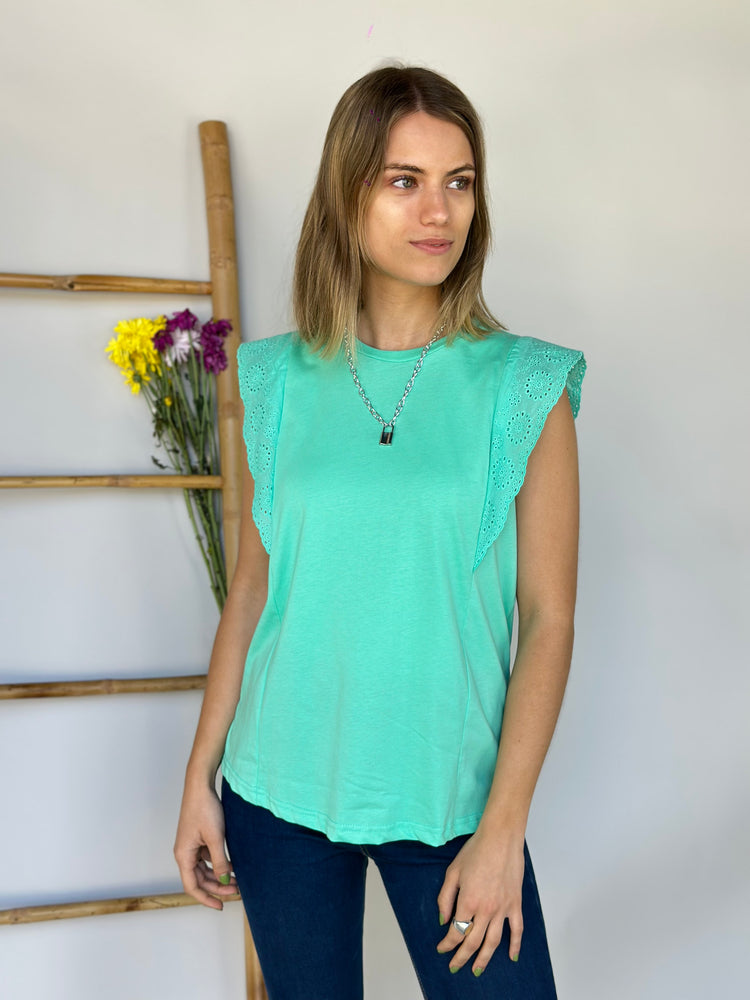 
                  
                    Blusa A443
                  
                