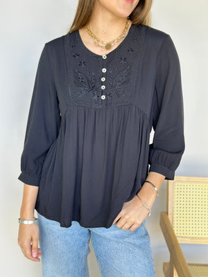 
                  
                    J327 Blusa
                  
                