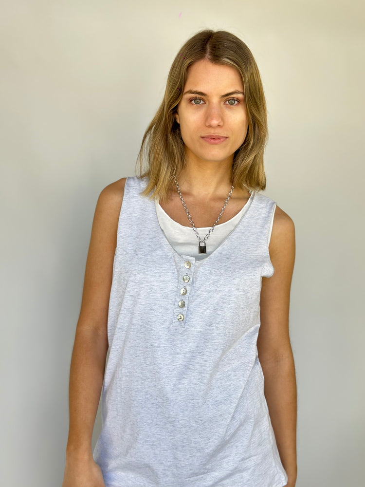 
                  
                    Musculosa de Algodón C269
                  
                