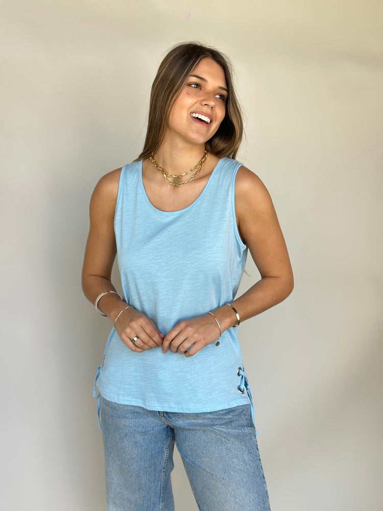 
                  
                    Musculosa de algodon C259
                  
                