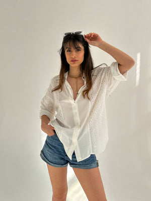 
                  
                    Camisa con broderie A261
                  
                