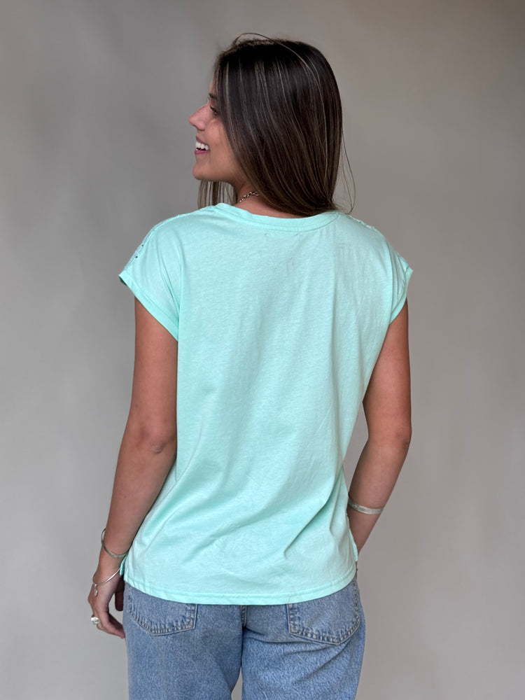 
                  
                    Blusa A441
                  
                