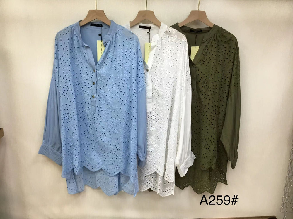 
                  
                    Camisa broderie A259
                  
                