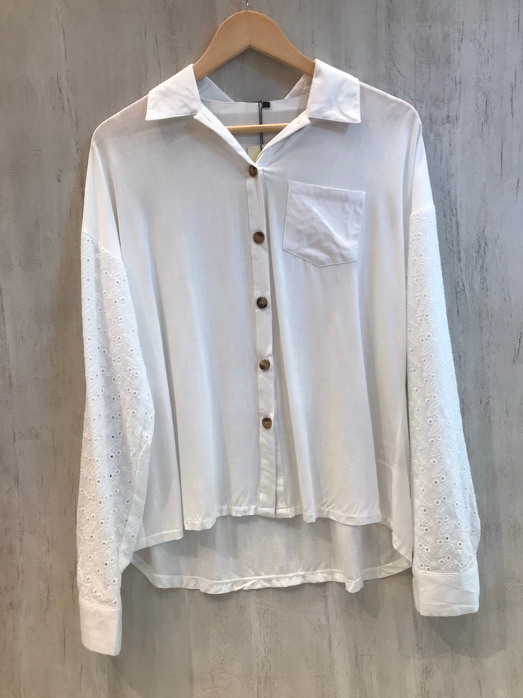 
                  
                    Camisa con mangas Broderie A051
                  
                