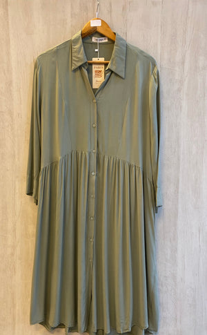 
                  
                    0001. a WT48 Vestido
                  
                