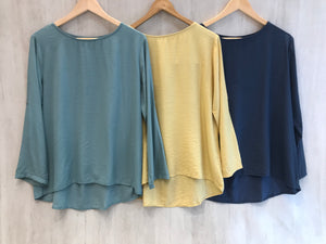 
                  
                    Blusa A047
                  
                