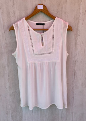 
                  
                    0001. a C012 Musculosa Bordada
                  
                