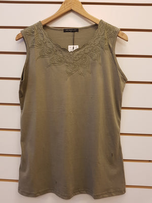 
                  
                    Musculosa bordada s464
                  
                